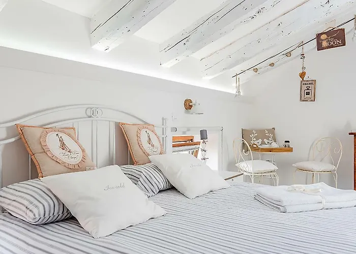 Addicted To Paradise Couette-café